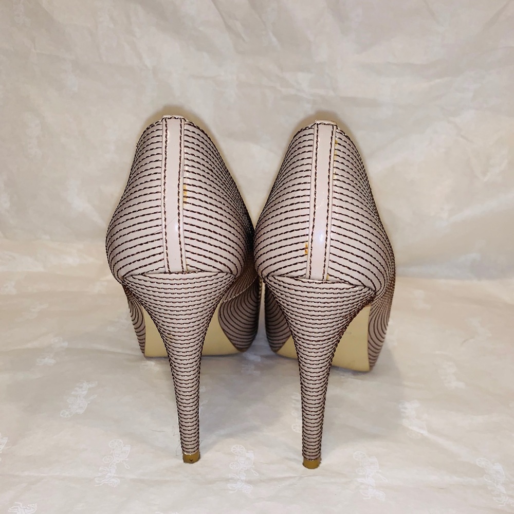 Victoria Secret Pumps Beige Size 8.5 - Picture 3 of 7